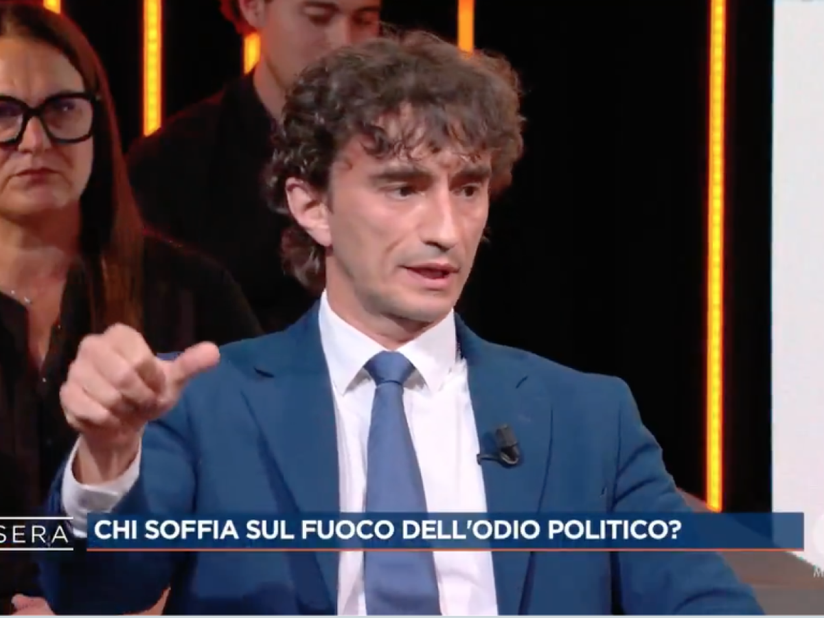 "Mi aprirono la fronte con i bastoni...". Bignami zittisce così la sinistra