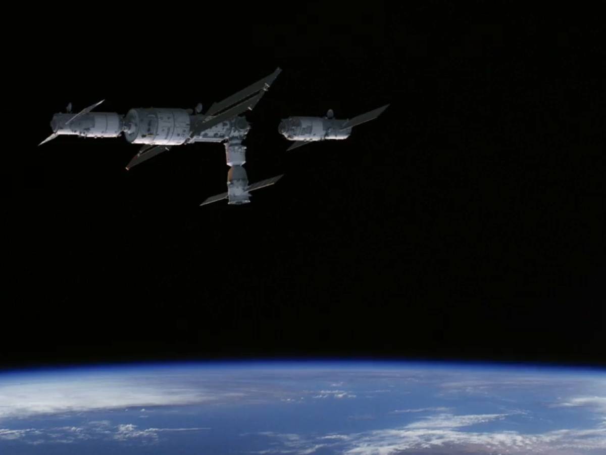 un film ad altissima quota ecco il documentario spaziale shenzhou 13