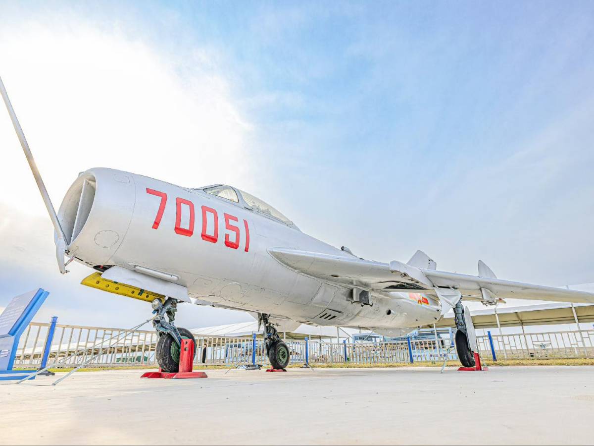 ha trasformato un jet in drone come funziona e cosa pu242 fare il j 6 fighter cinese