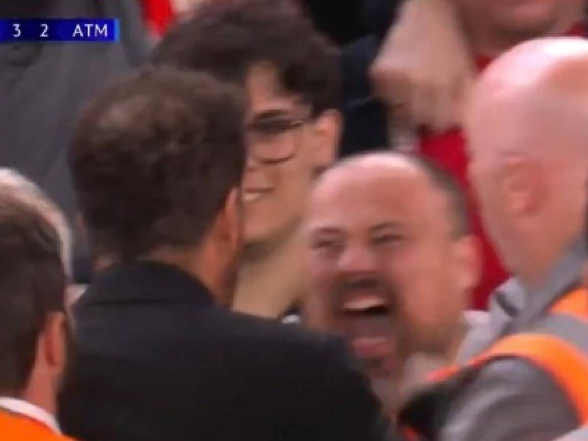 gli insulti la rissa sfiorata e l espulsione notte infuocata per simeone ad anfield