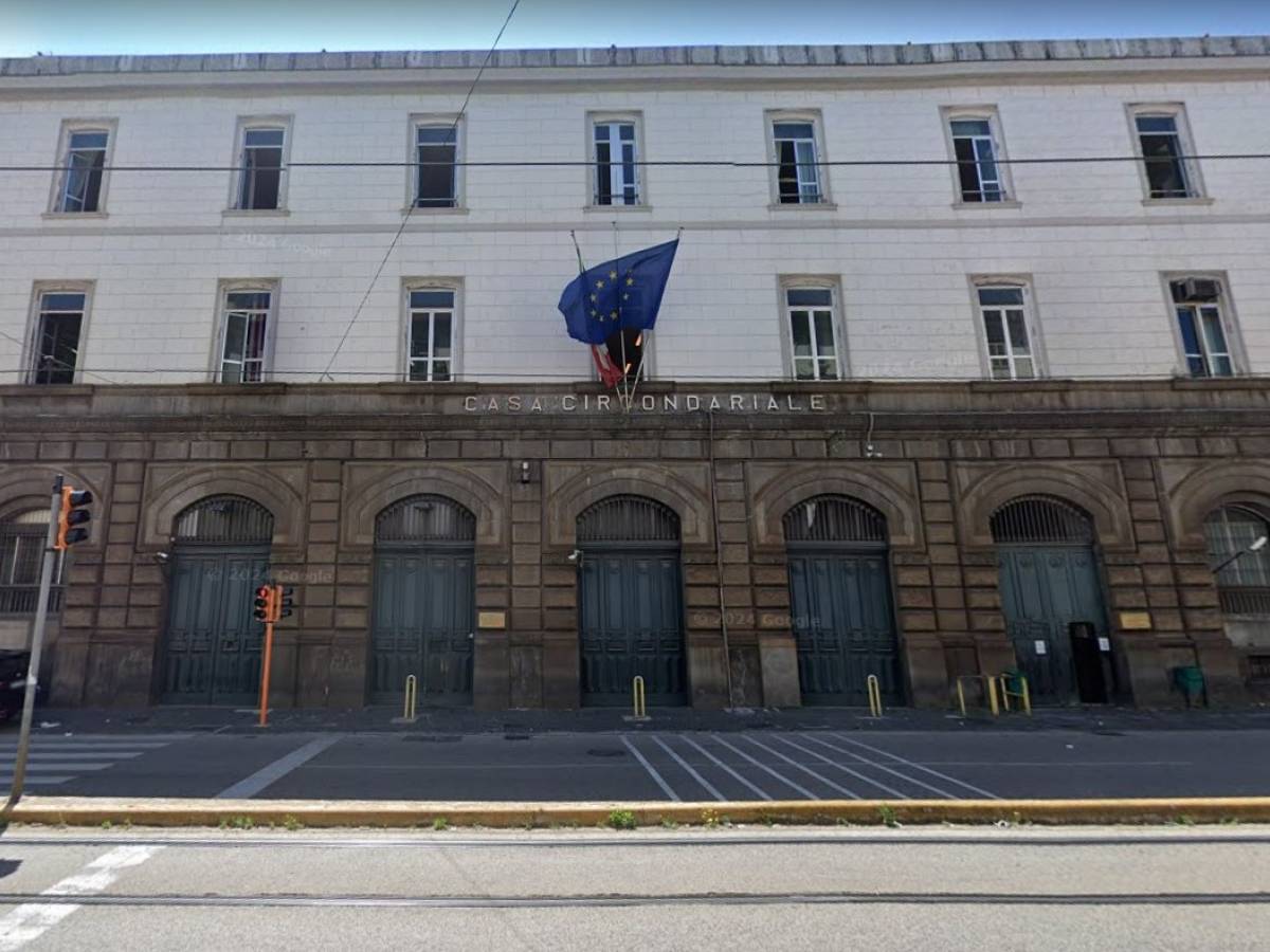 Sequestrato per divertimento, torturato e gettato in piscina. L Sequestrato per divertimento, torturato e gettato in piscina. L