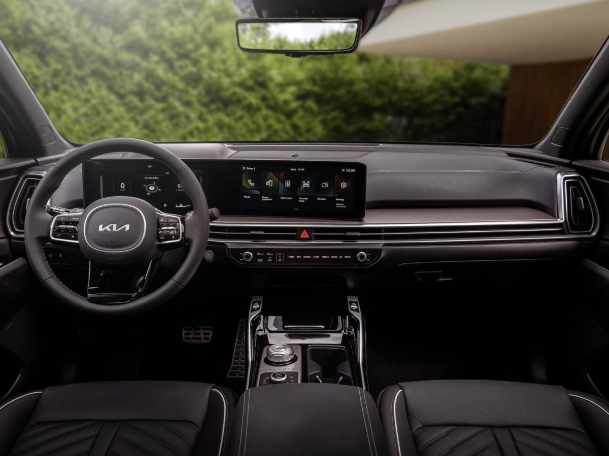 Kia Sorento PHEV 2025: guarda la gallery del nuovo SUV ibrido plug-in 12