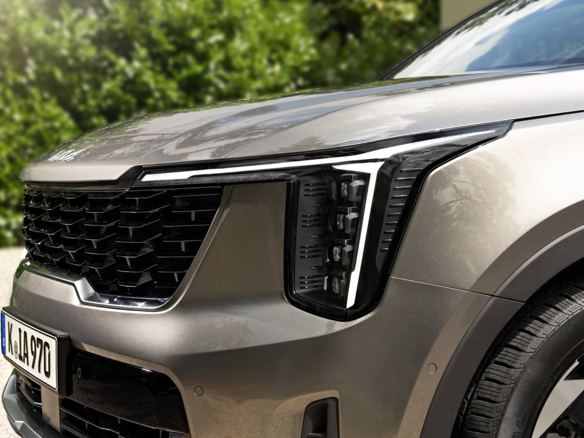 Kia Sorento PHEV 2025: guarda la gallery del nuovo SUV ibrido plug-in 11