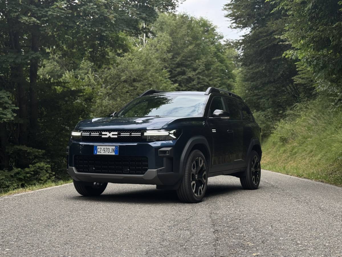 Dacia Bigster Hybrid: guarda la gallery del nuovo SUV ibrido full 17