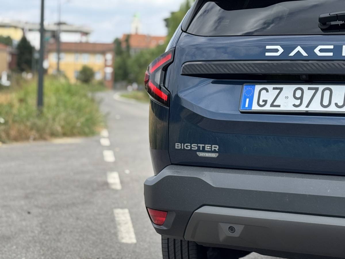Dacia Bigster Hybrid: guarda la gallery del nuovo SUV ibrido full 7
