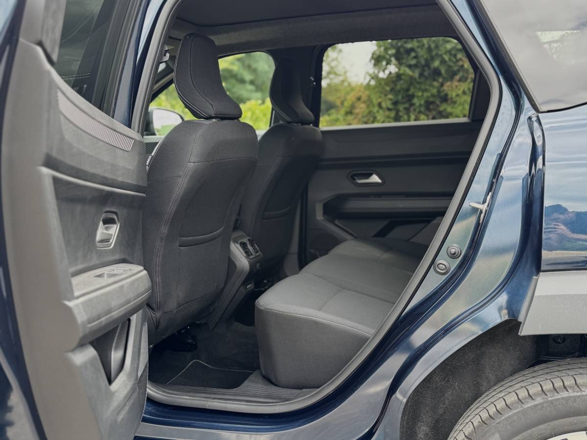 Dacia Bigster Hybrid: guarda la gallery del nuovo SUV ibrido full 9