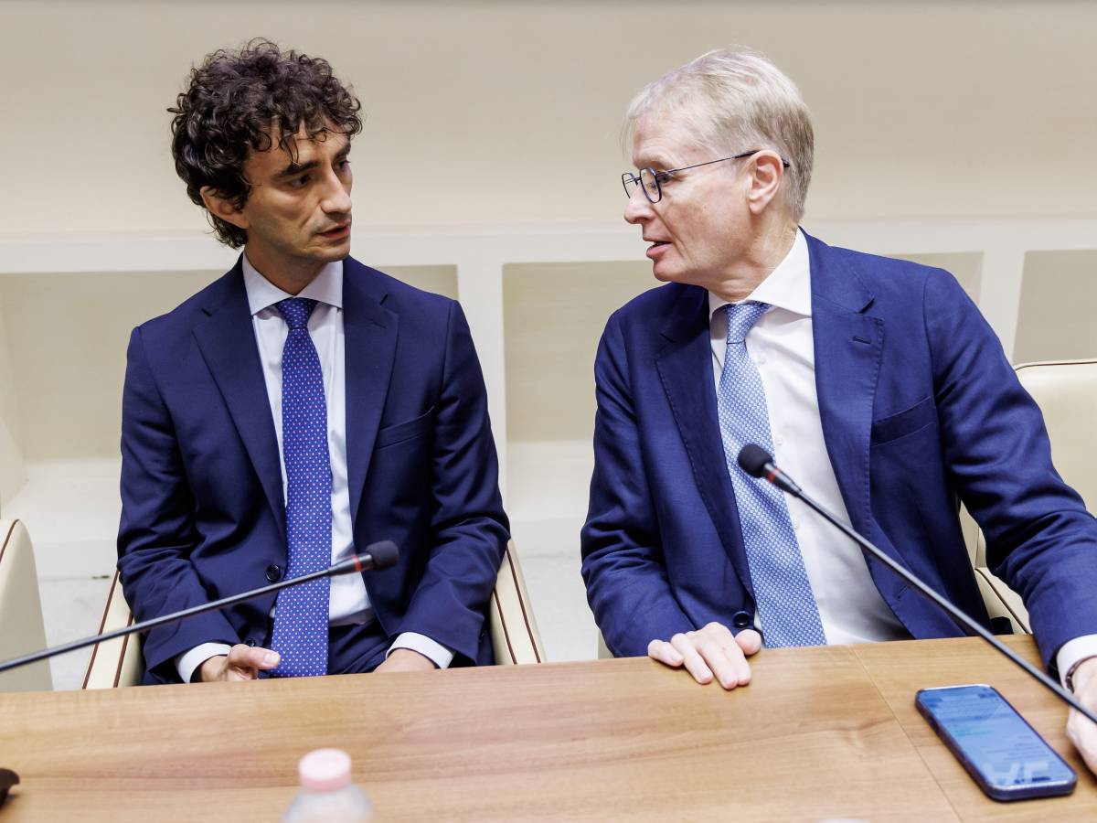 "Semplici manifestanti? Ecco i legami pericolosi tra Hamas e militanti pro Pal" "Semplici manifestanti? Ecco i legami pericolosi tra Hamas e militanti pro Pal"