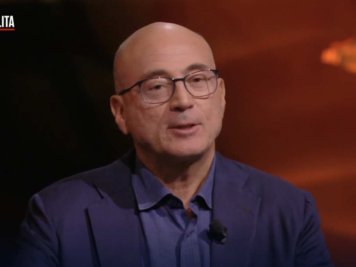 "Parla con parole attribuite a Mussolini". L