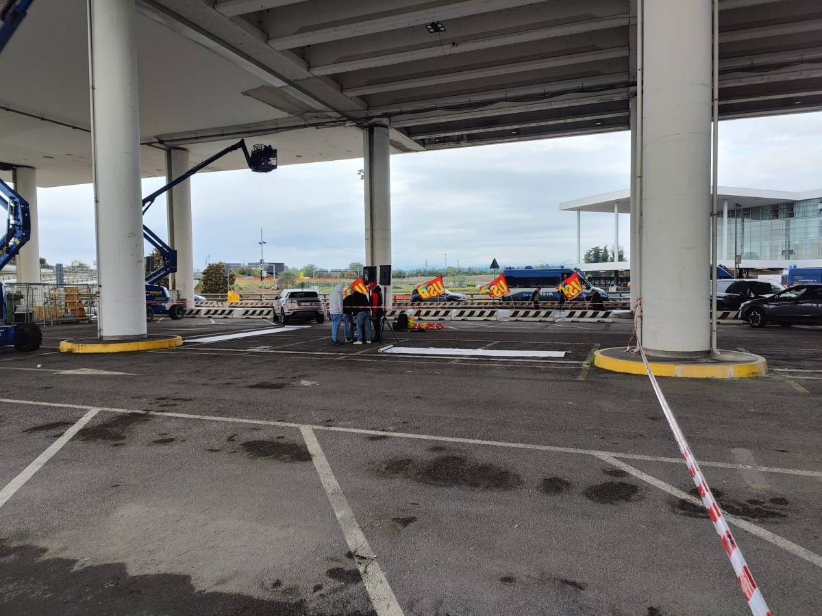 sciopero a malpensa il sindacato usb al terminal 1 per lavoro e palestina