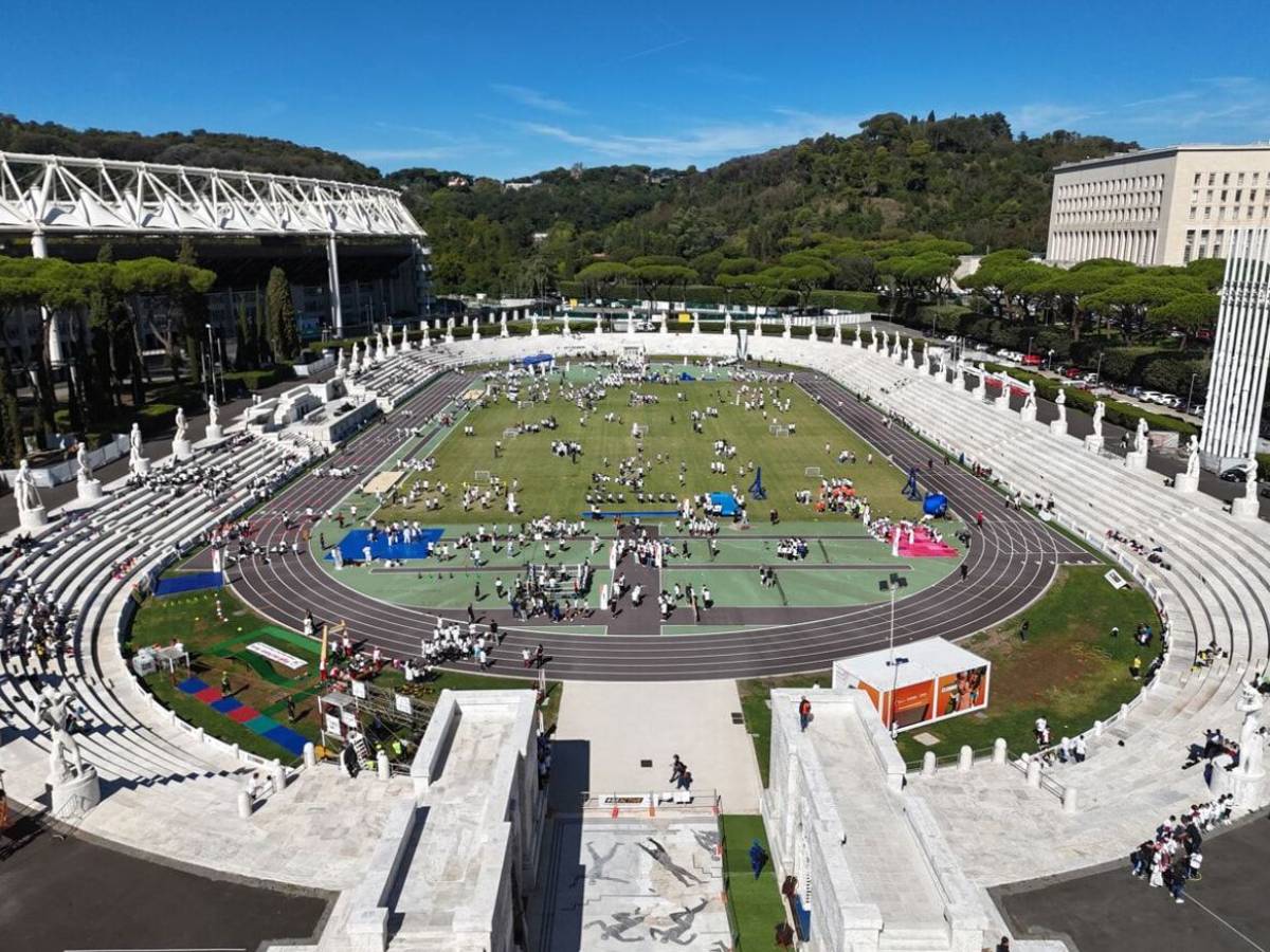 lo stadio dei marmi pietro mennea invaso da sport risate e benessere per celebrare la vita attiva