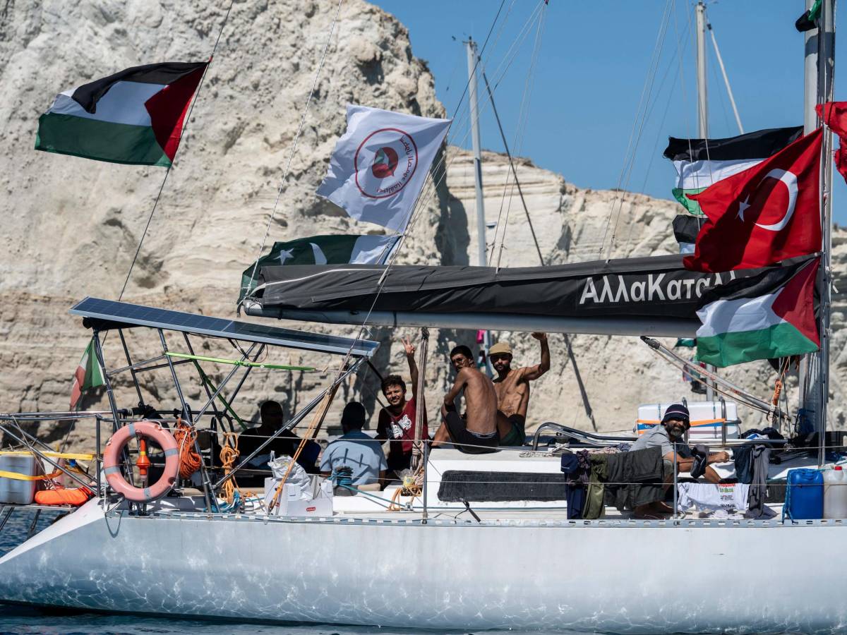 Contro flotilla a Tel Aviv: la "Nave degli Ostaggi" sfida la Global Sumud Flotilla Contro flotilla a Tel Aviv: la "Nave degli Ostaggi" sfida la Global Sumud Flotilla