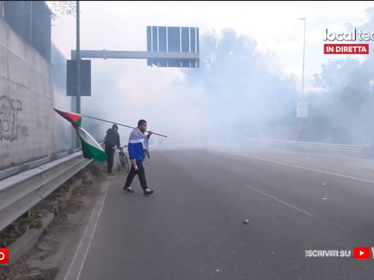 Scontri a Torino: la polizia ferma il corteo pro Pal prima dell
