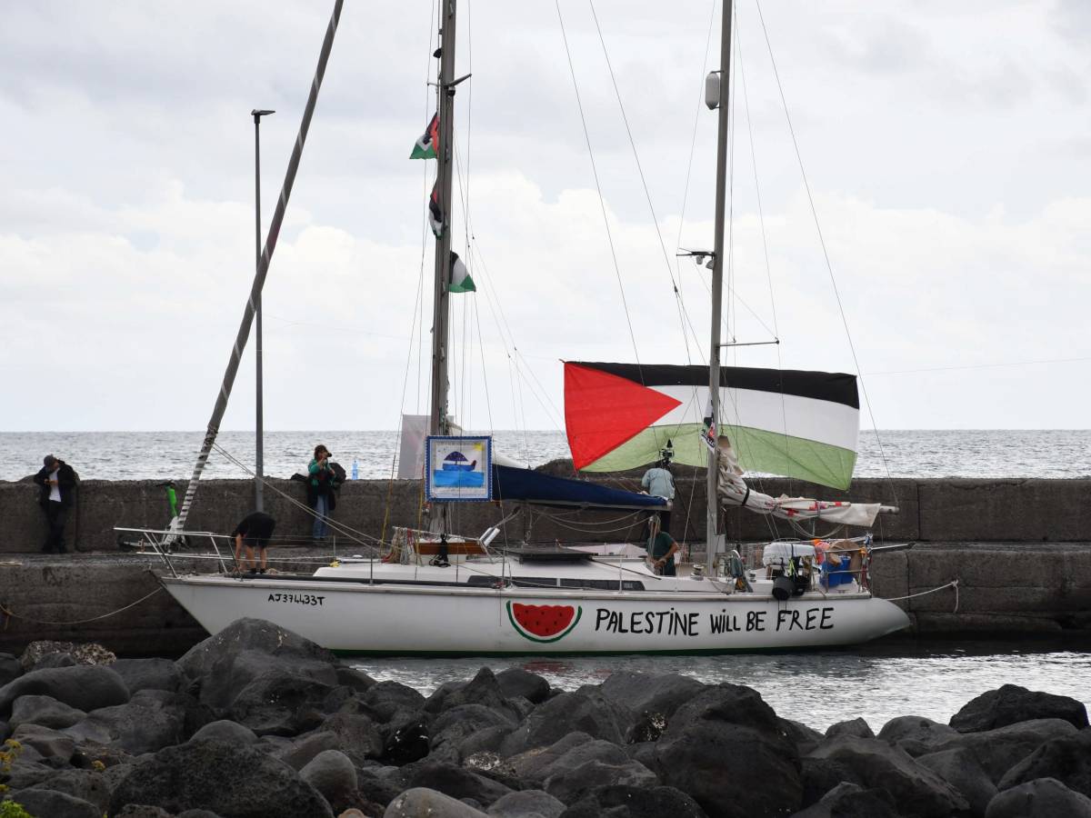 la flotilla si avvicina nella zona a rischio ma il 76 degli italiani boccia la missione