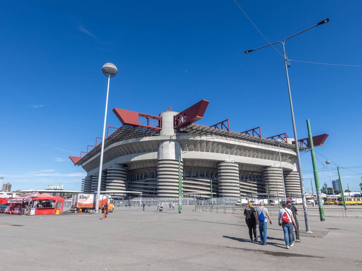 anziani indigenti e stranieri san siro quartiere diviso a met224 dove la convivenza 232 difficile da Ilgiornale.it anziani indigenti e stranieri san siro quartiere diviso a met224 dove la convivenza 232 difficile