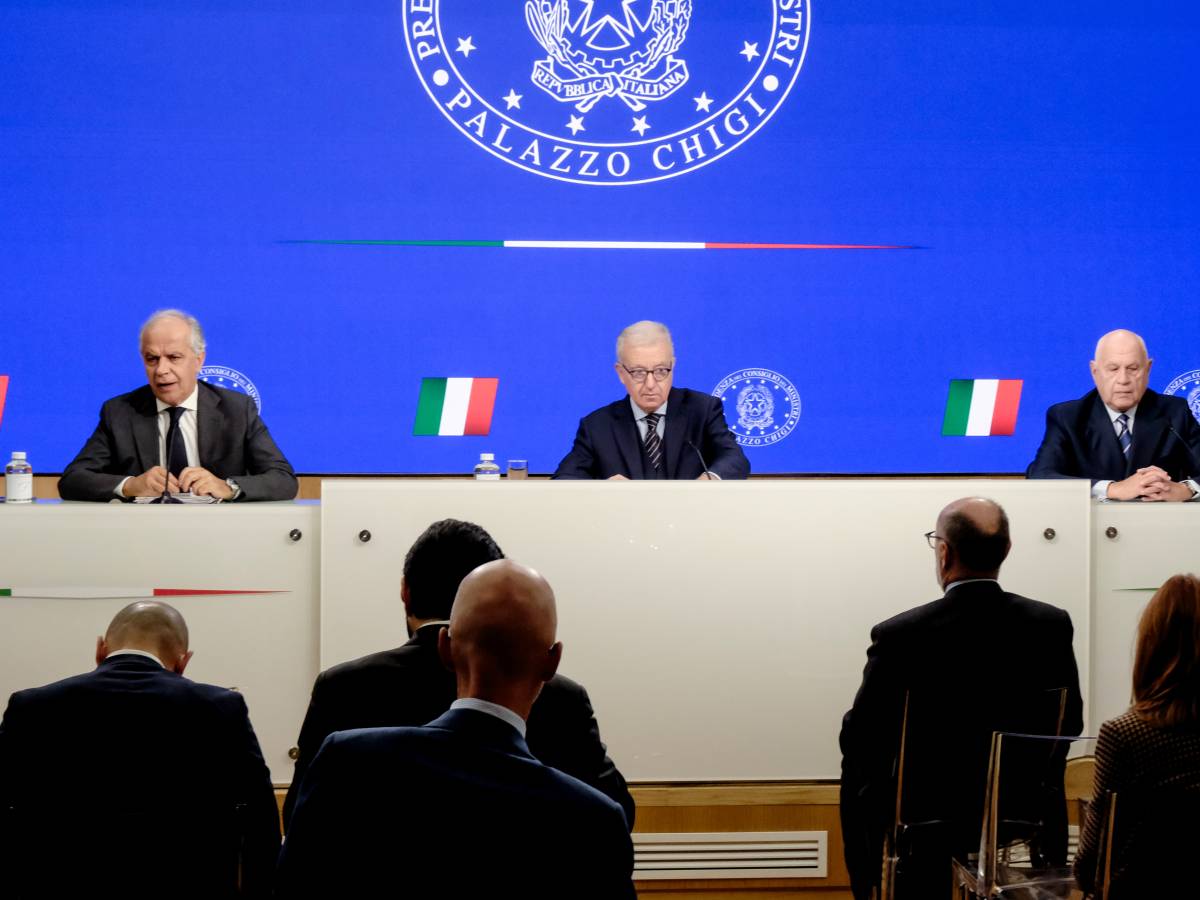 Caso Almasri, il tribunale dei ministri archivia l Caso Almasri, il tribunale dei ministri archivia l