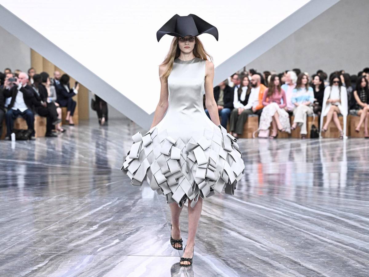 Con Dior un debutto stellare, con Vuitton tutti a casa dalla Regina