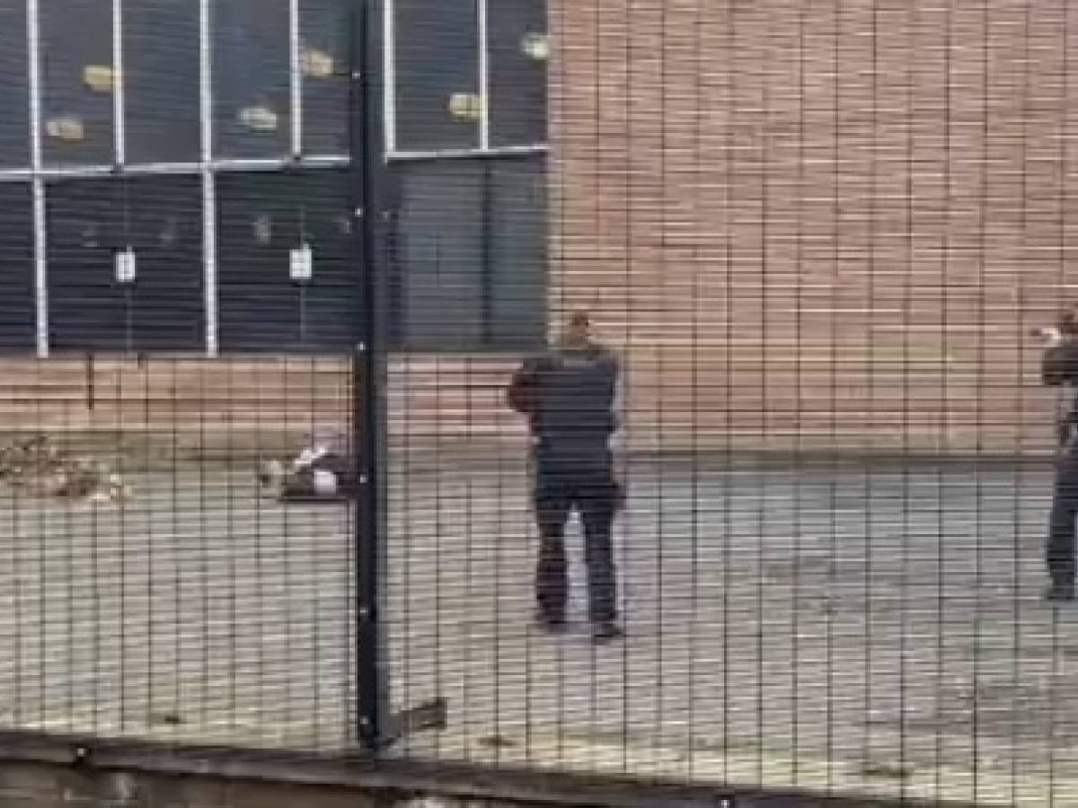 Manchester, attacco con coltello davanti a una sinagoga: due morti. Aggressore ucciso dalla polizia