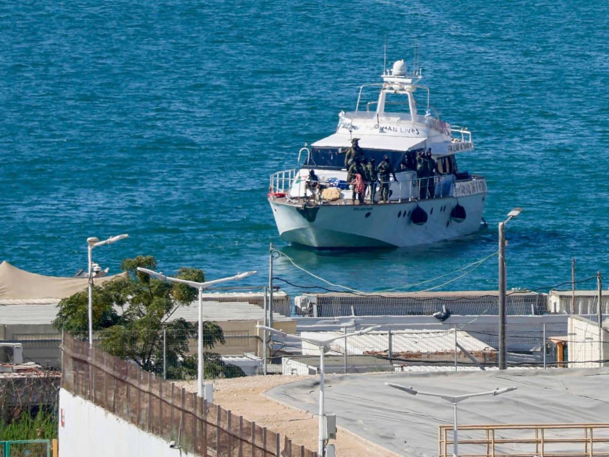 Giornalisti, attivisti, studenti e politici: chi sono gli italiani fermati con la Flotilla