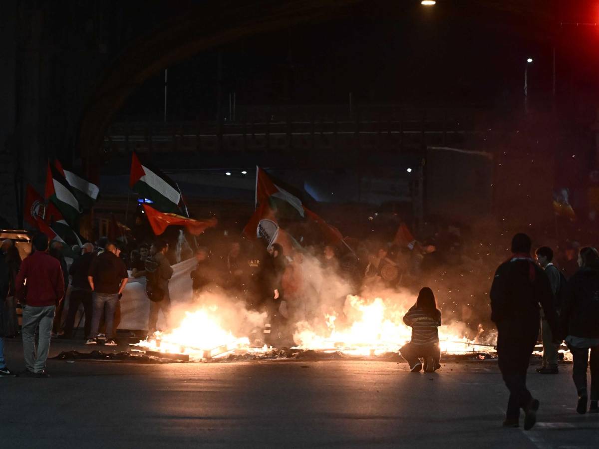 Porti, treni e università bloccati dai pro. Pal Slogan choc nei cortei