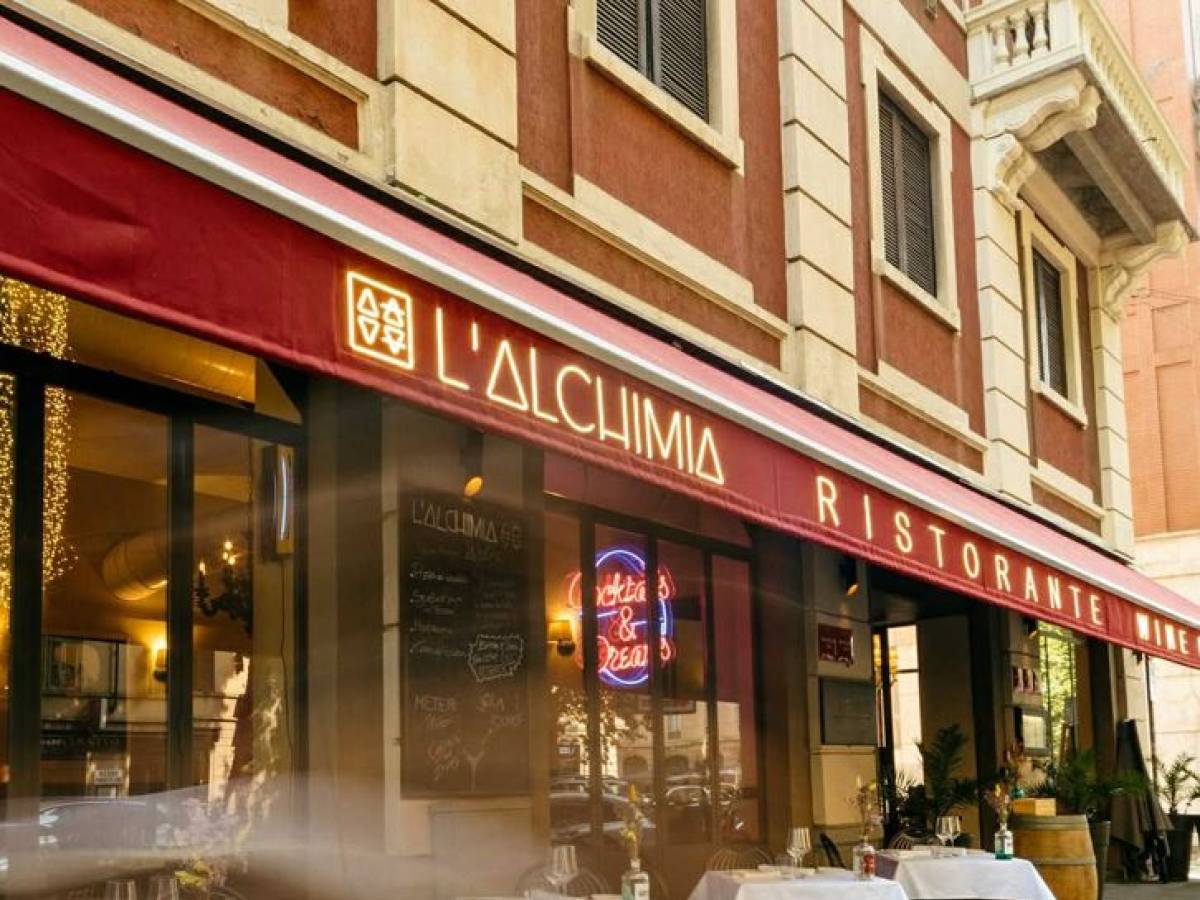 l8217alchimia un elegante salotto milanese