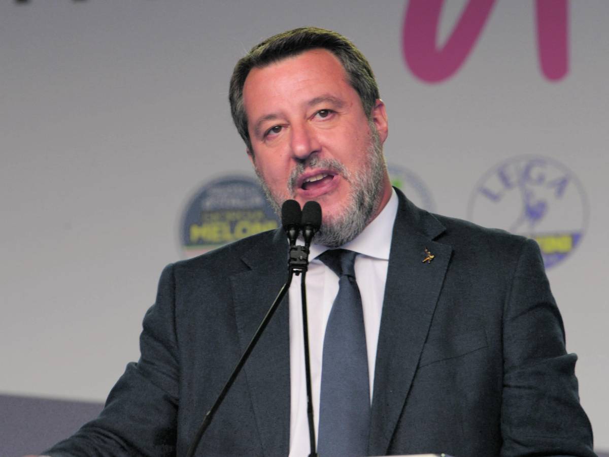 Pensionato lascia in eredità un immobile da 100mila euro a Lega e Salvini: "Sono nel testamento" Pensionato lascia in eredità un immobile da 100mila euro a Lega e Salvini: "Sono nel testamento"