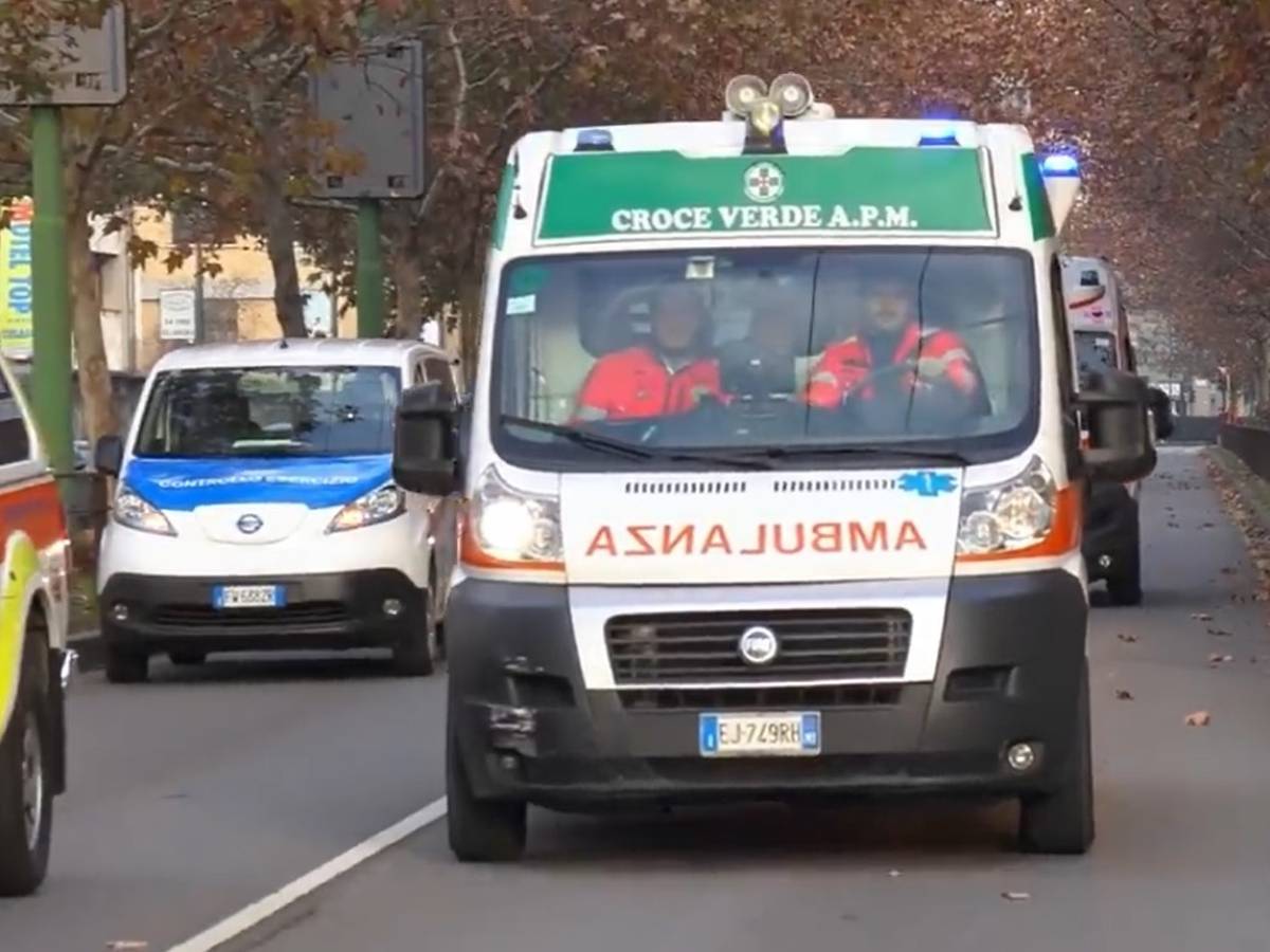 Il malore, i soccorsi, poi la mossa dello straniero: così ha tentato di rubare un