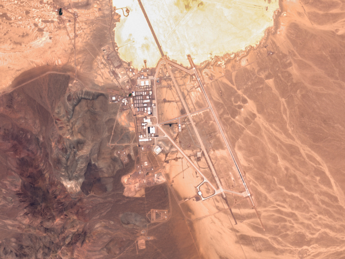 giallo nell area 51 un velivolo non identificato fa scattare l allarme indaga l fbi