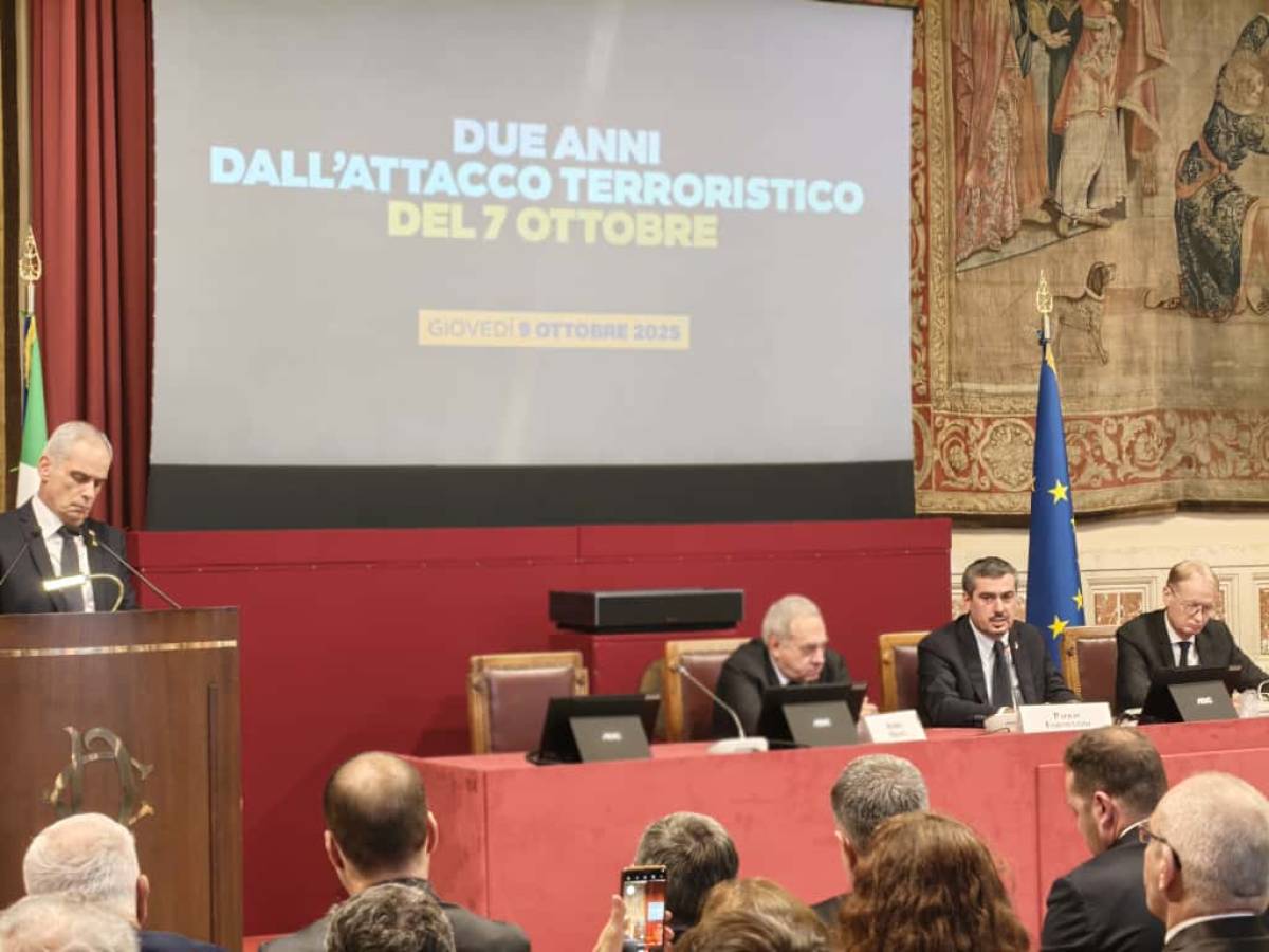 "Oggi giorno storico". Alla Camera si ricorda il 7 ottobre e si "tifa" per la pace "Oggi giorno storico". Alla Camera si ricorda il 7 ottobre e si "tifa" per la pace