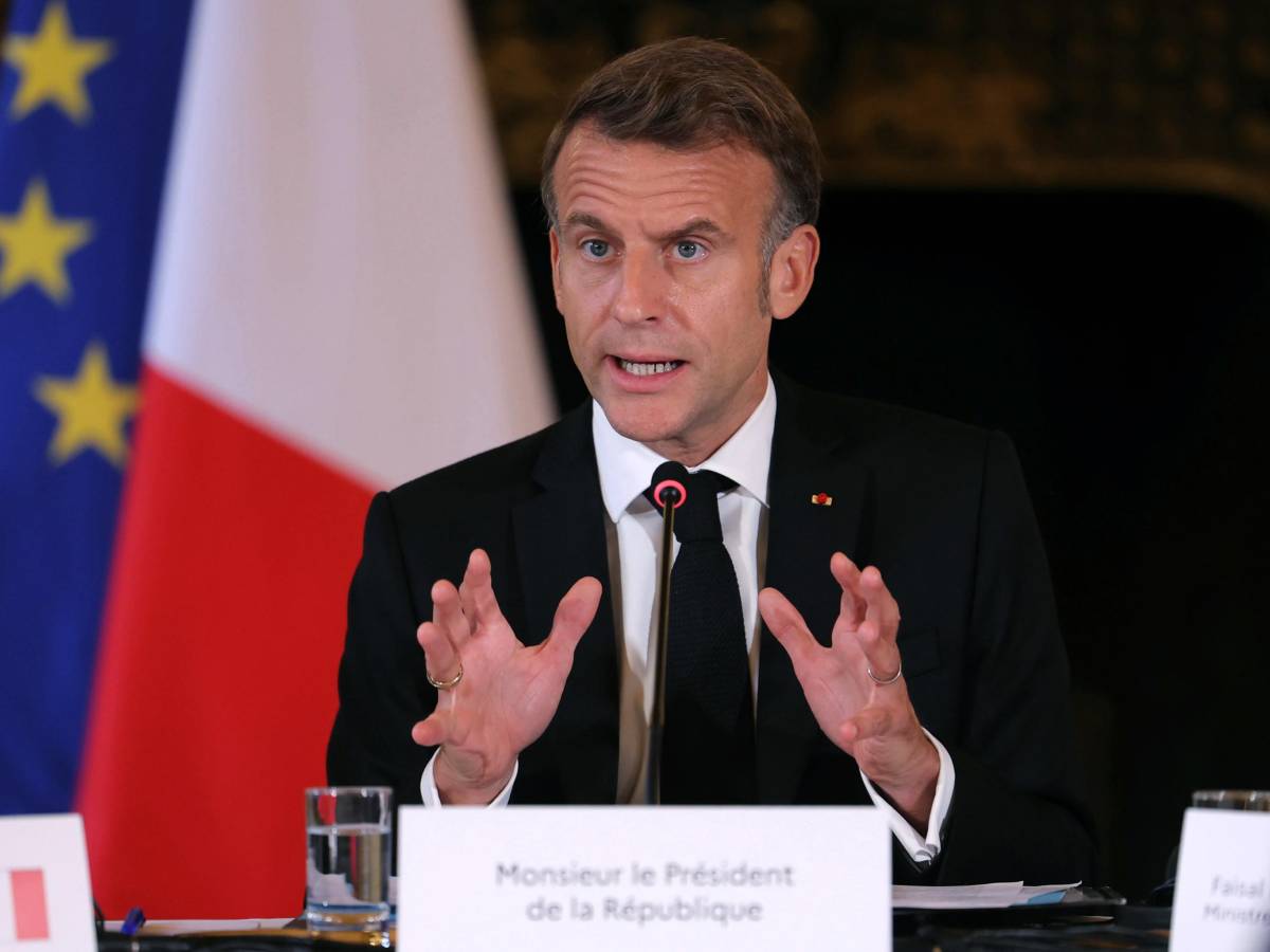 macron in tilt cosa ci insegna la crisi repubblicana
