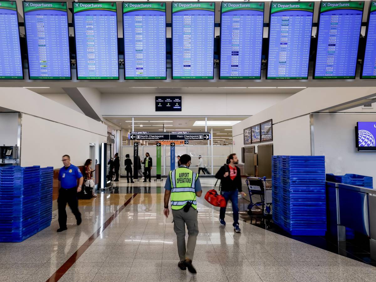 Aeroporti, da domenica nuove regole: cosa cambia per chi viaggia