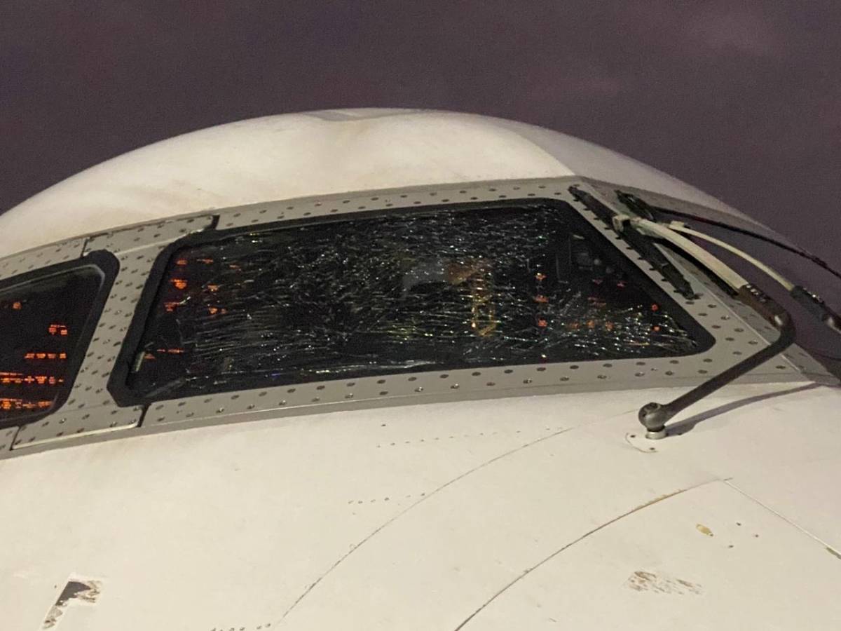 Parabrezza rotto in volo: paura per la Nazionale della Nigeria costretta all