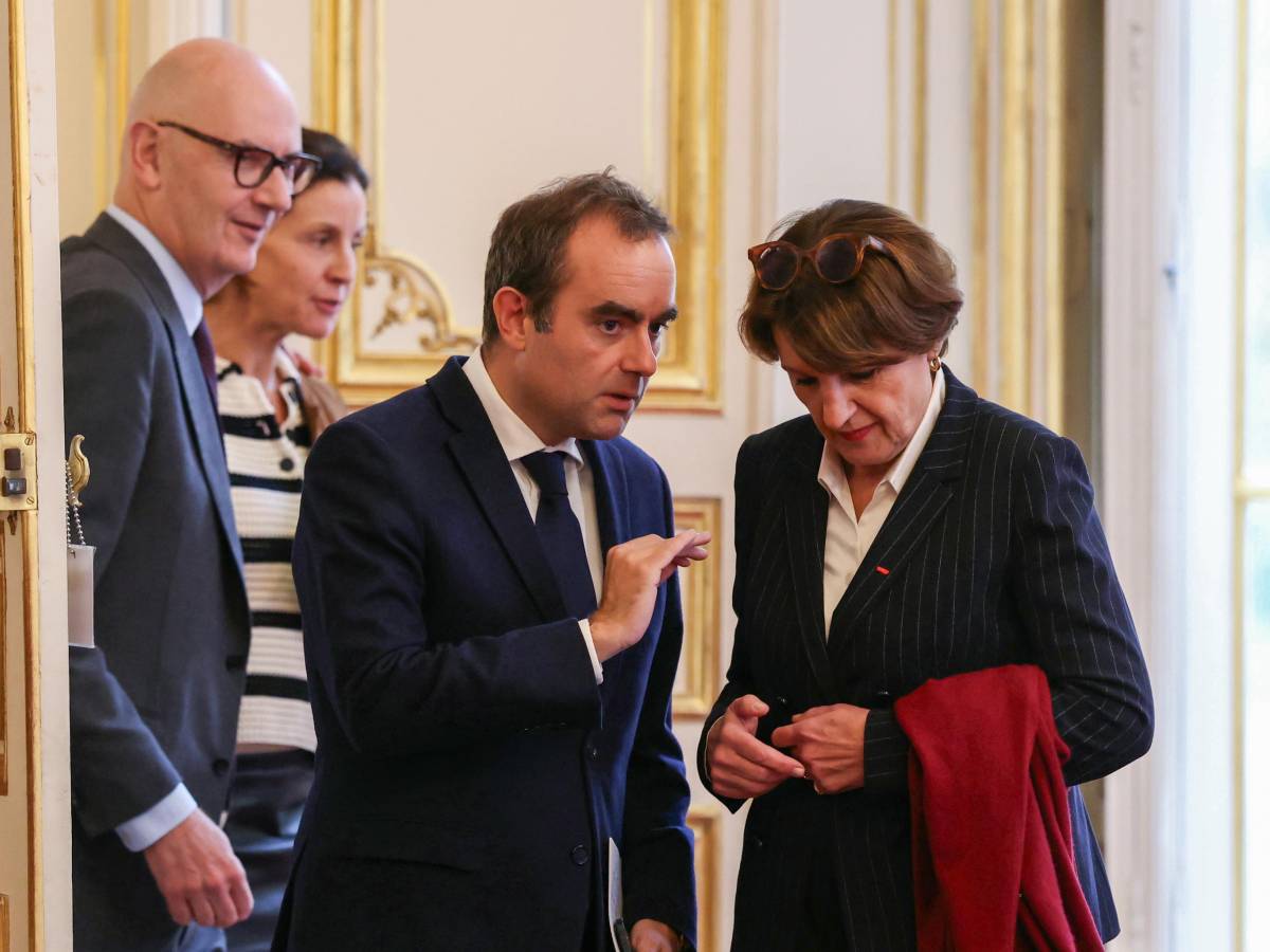 Lecornu riparte dai tecnici e già rischia