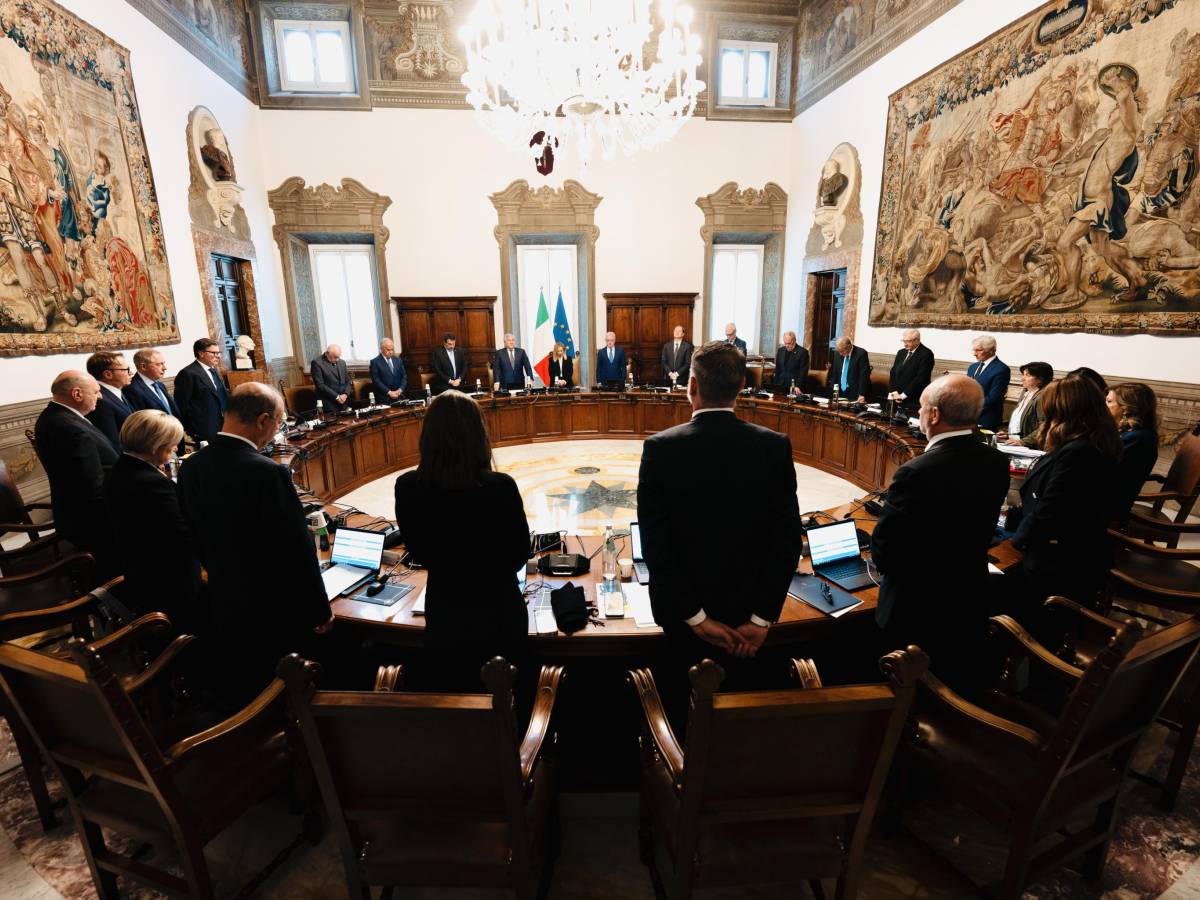 "Dolore immenso" a Palazzo. Due giorni di lutto nazionale e ci saranno i funerali di Stato