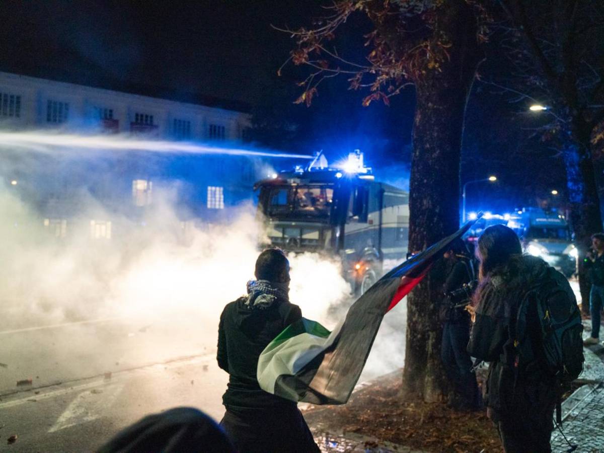Udine, 11 agenti feriti dai pro Pal. Due sono gravi