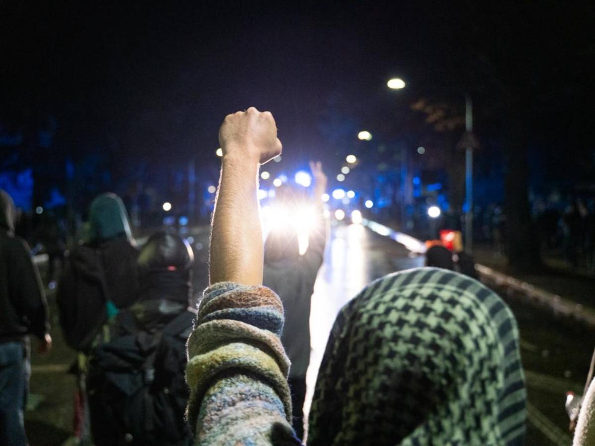 Vergogna a Udine: ancora una volta la sinistra si porta i violenti al seguito Vergogna a Udine: ancora una volta la sinistra si porta i violenti al seguito