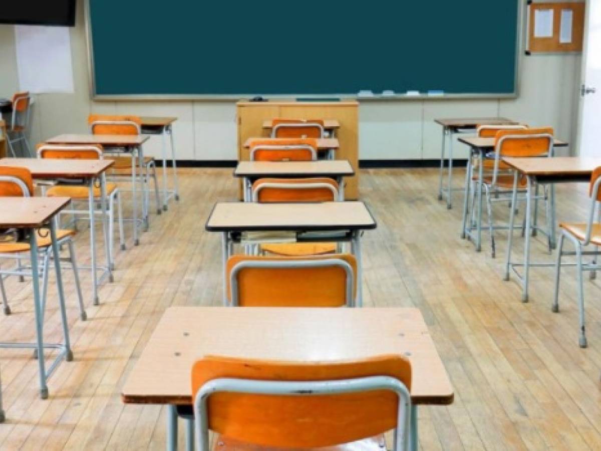 Scuola, firmato il contratto 2022 2024: aumenti per docenti e ATA. Valditara: “Risultato storico" Scuola, firmato il contratto 2022 2024: aumenti per docenti e ATA. Valditara: “Risultato storico"