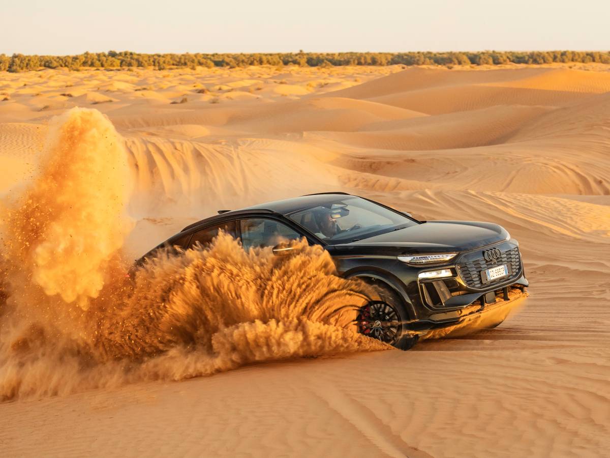 Audi SQ6 Sportback e tron, i raid nel deserto sono già a portata di elettrico Audi SQ6 Sportback e tron, i raid nel deserto sono già a portata di elettrico