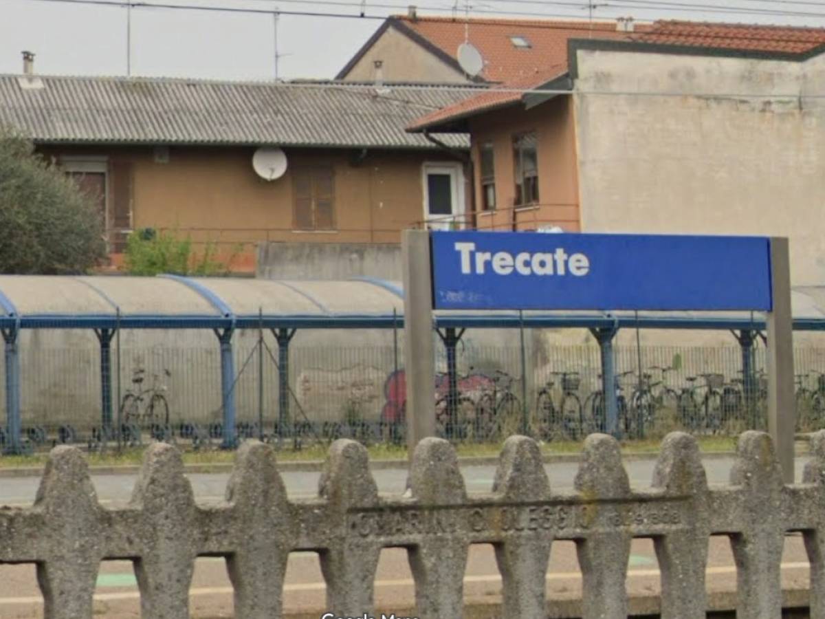 Tre giovani travolti da un treno a Novara: un morto e un ferito. Interrotta la linea Torino Milano Tre giovani travolti da un treno a Novara: un morto e un ferito. Interrotta la linea Torino Milano