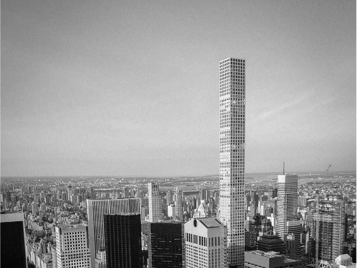 Allarme a New York: il super grattacielo rischia il crollo. Tra gli inquilini anche super Vip Allarme a New York: il super grattacielo rischia il crollo. Tra gli inquilini anche super Vip