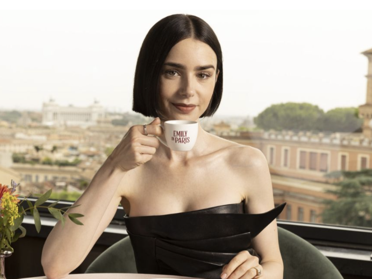 emily in paris 5 roma la vespa e i colpi di scena qui tutto 232 possibile da Ilgiornale.it emily in paris 5 roma la vespa e i colpi di scena qui tutto 232 possibile