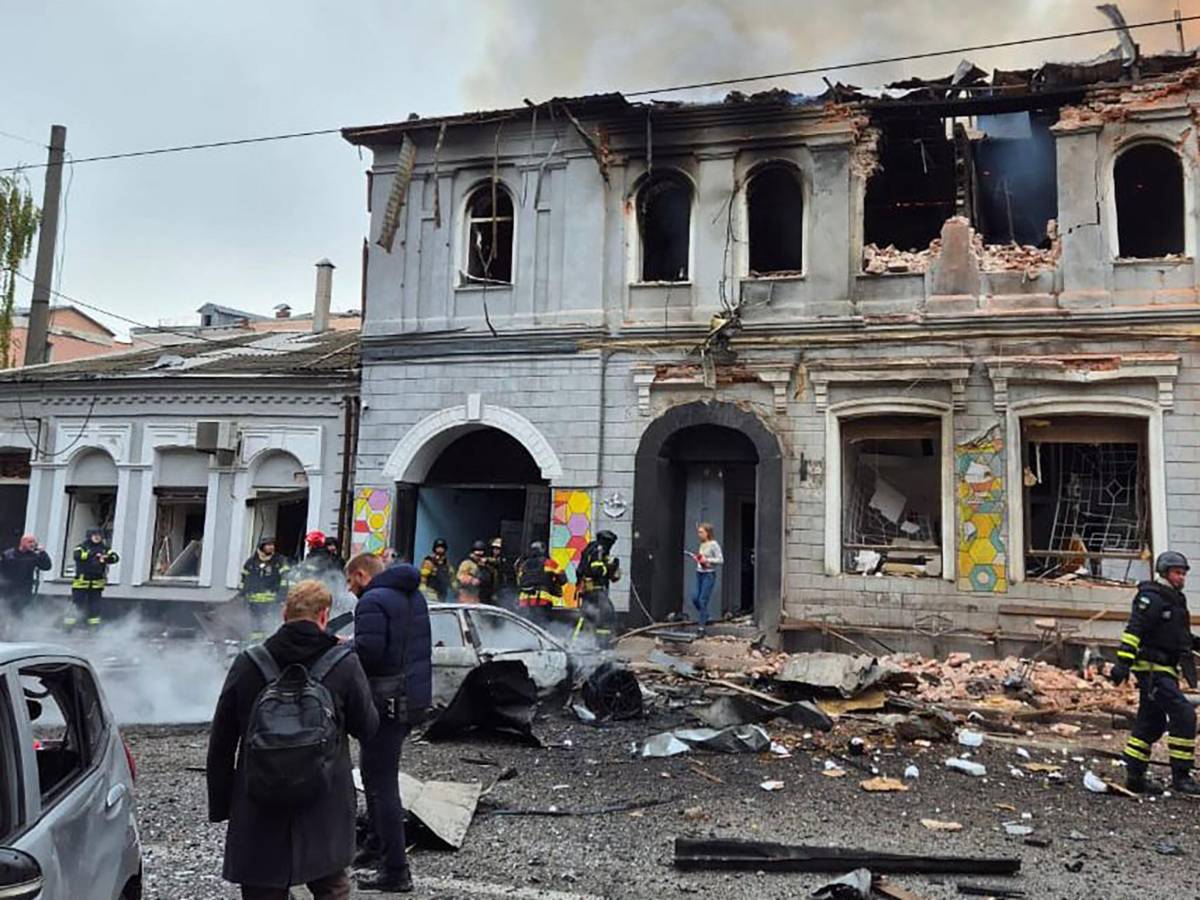 Ucraina, Mosca colpisce un asilo. Nuove sanzioni Ue a Putin, giallo sui missili a lungo raggio per Kiev Ucraina, Mosca colpisce un asilo. Nuove sanzioni Ue a Putin, giallo sui missili a lungo raggio per Kiev