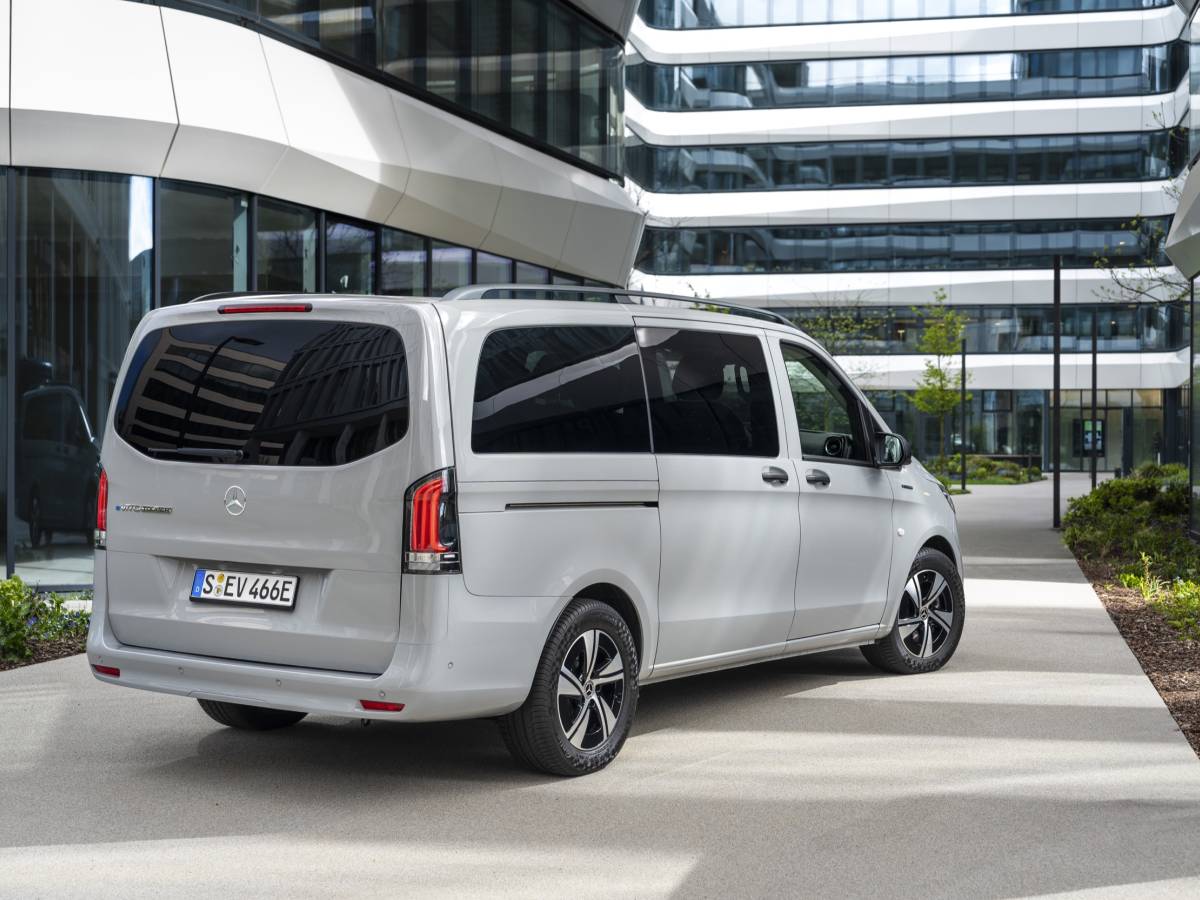 foto vito tourer 2025 mercedes