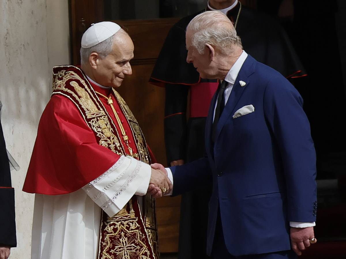 Re Carlo in visita da Papa Leone XIV: l Re Carlo in visita da Papa Leone XIV: l