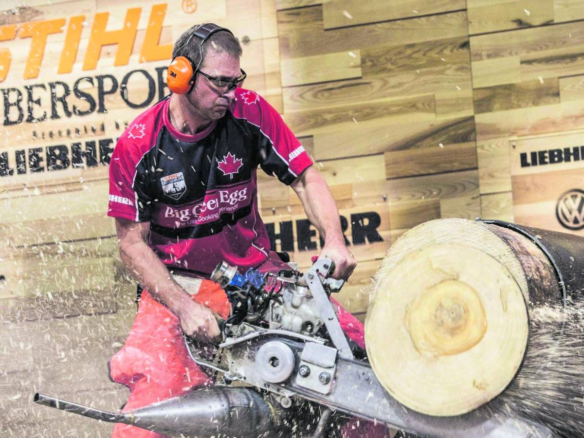 Il Mondiale dei taglialegna a colpi di ascia e motosega
