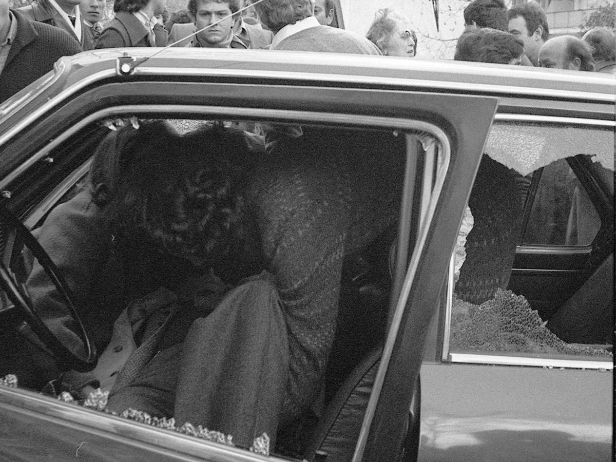 omicidio di piersanti mattarella chiesto l arresto per un ex poliziotto depist242 le indagini