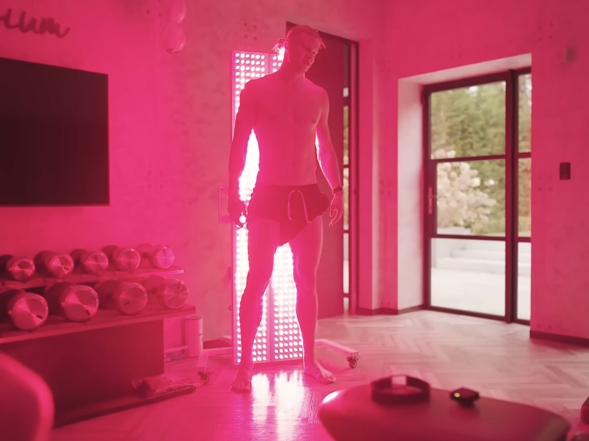 Haaland si cura con la terapia della "luce rossa": a cosa serve Haaland si cura con la terapia della "luce rossa": a cosa serve