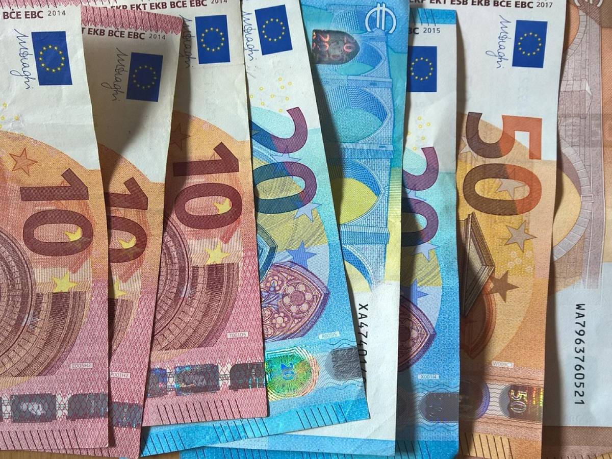 Banconote e monete danneggiate, ecco come si possono sostituire e quanto costa farlo Banconote e monete danneggiate, ecco come si possono sostituire e quanto costa farlo