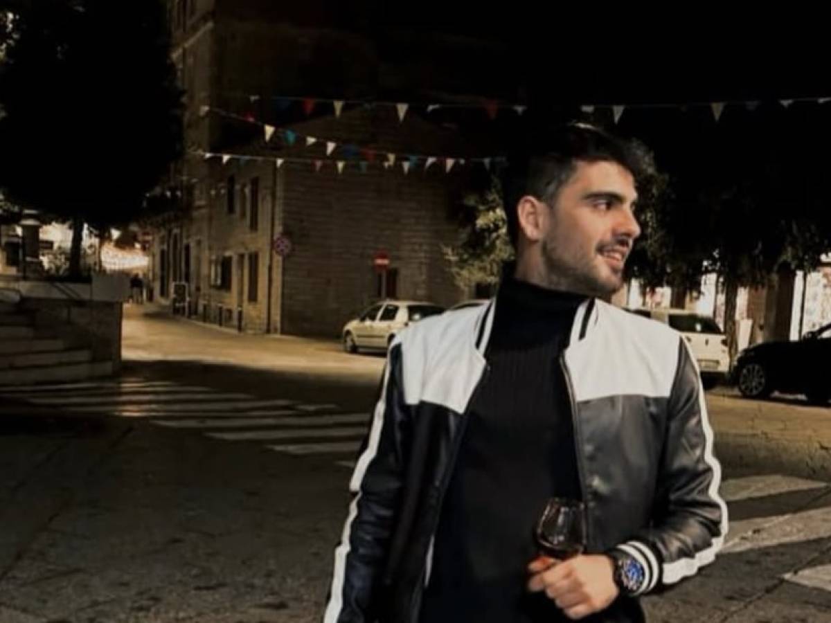 Il lavoro da elettricista, i progetti, il papà pompiere: chi era Omar Masia, morto Gallura Il lavoro da elettricista, i progetti, il papà pompiere: chi era Omar Masia, morto Gallura