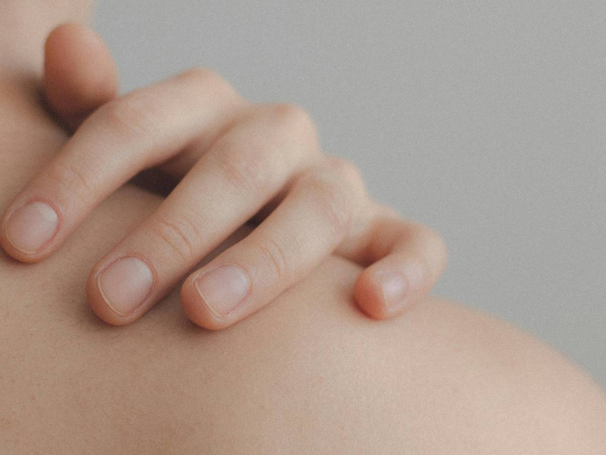 Pelle, questi segni rivelano la presenza di un disturbo cardiaco Pelle, questi segni rivelano la presenza di un disturbo cardiaco
