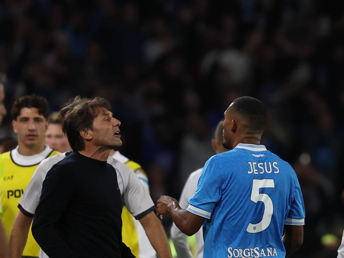 Lautaro e Conte, con Elkann ai servizi sociali Lautaro e Conte, con Elkann ai servizi sociali